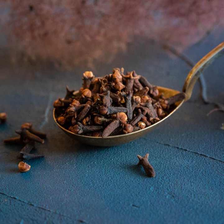 Organic cloves