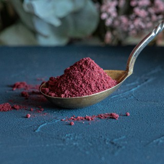 Bio-Pulver aus schwarzen Johannisbeeren