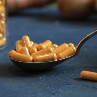 Organic turmeric with black pepper, in capsules 550 mg