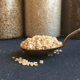 Органический коричневый круглый рис