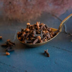 Organic whole cloves