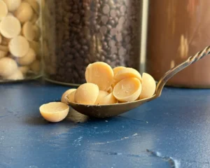 Organic white chocolate coating